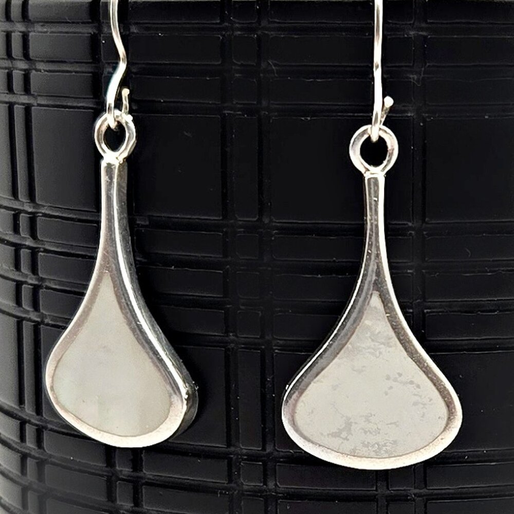Vintage 925 Sterling Silver Teardrop Mother of Pearl Earrings – Thailand ATI, 4g